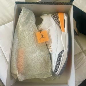 Women Air Jordan 3 Retro Lazer Orange size 10 ( Men 8.5) New in Box